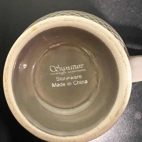 Two (2) SIGNATURE HOUSEWARES Mauve Gray Textured Embossed Pedestal Footed Cups - Picture 14 of 15